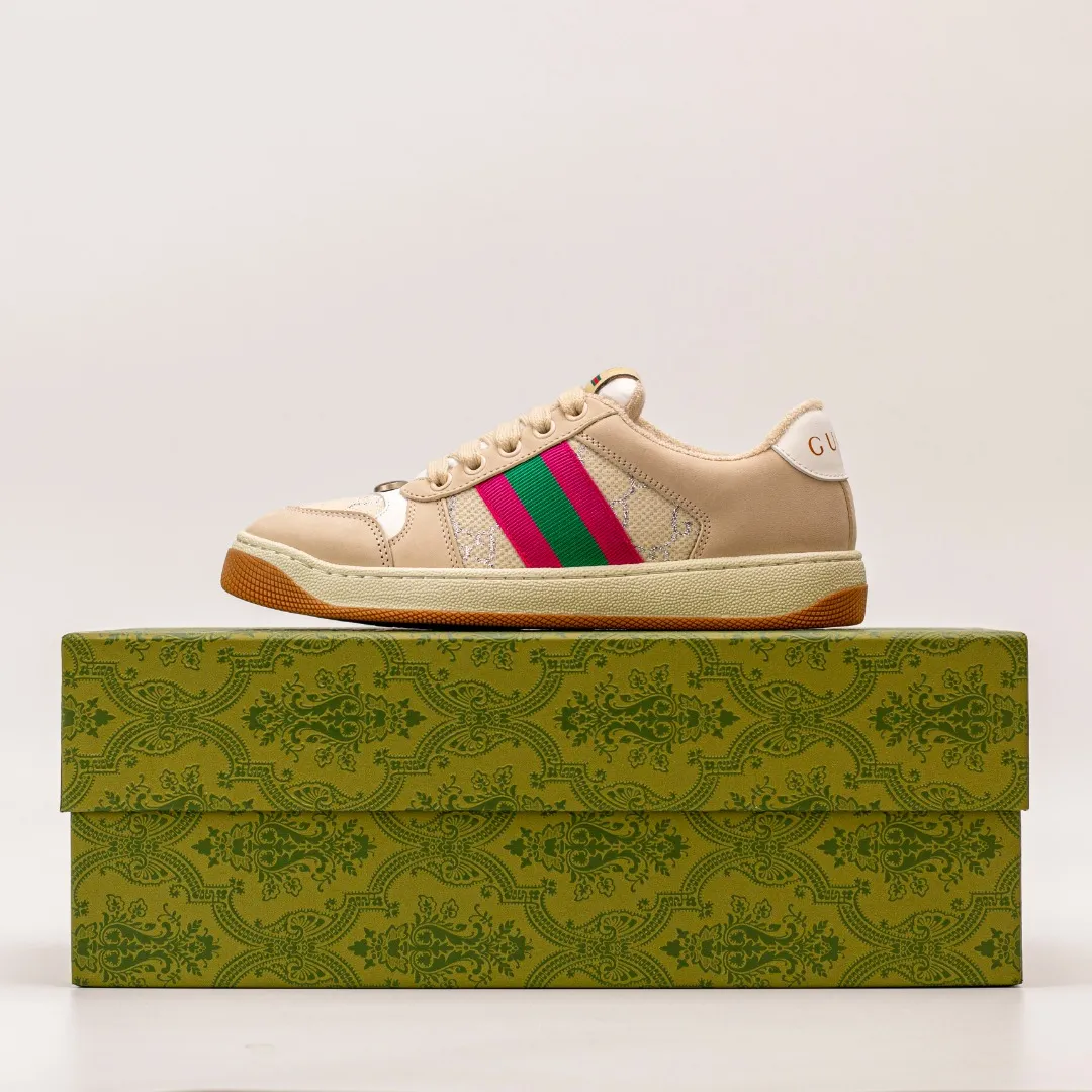 Ex-factory price 620 [Higher version] GUCCI casual sports distressed small dirty shoes, polished cowhide fabric, hand-made distressed effect!  Original terry cloth, delicate, soft, comfortable and breathable. Privately molded steel-stamped two-color original TPU outsole (lower layer is wider, upper layer is narrower) to differentiate the wrong version of the outsole in the market. Fabric, material, outsole, detail comparison SIZE: 34-41, 38-45 regular size (women's 34, 41, men's 38, 45 customized, non-returnable and non-exchangeable) (women's colors and men's models need to be customized)